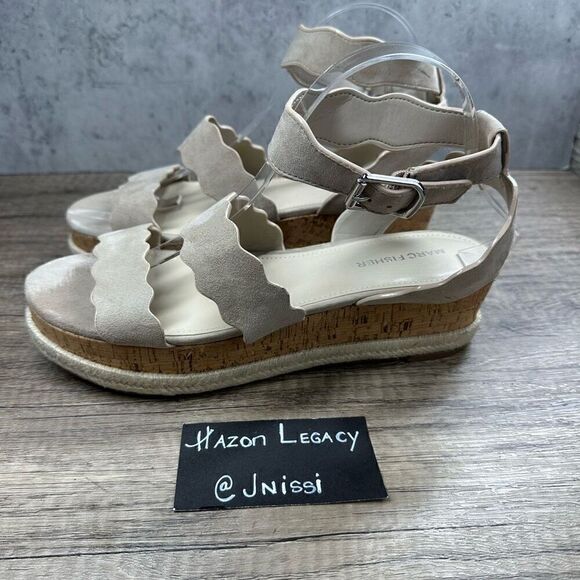 Marc Fisher~Women's~”Fayme” Flatform Tan Sandals~Size 9.5M - Picture 1 of 10